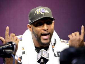 2013-01-29-ray-lewis-media-day-4_3_r536_c534